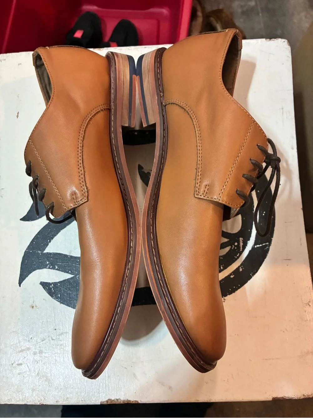 Men's Tan Leather Lace-Up Derby Shoes